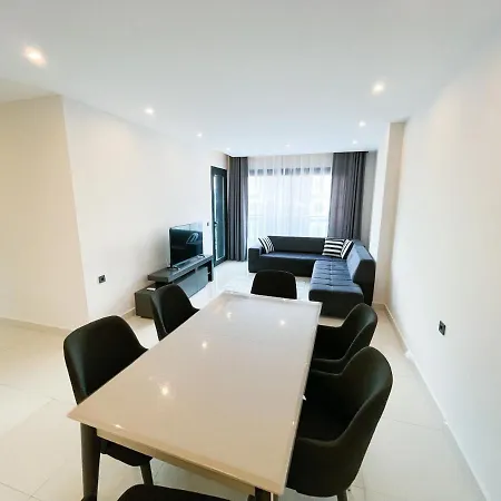 One-bedroom Flat In Front Of The Sea In Konak Terrace شقة
